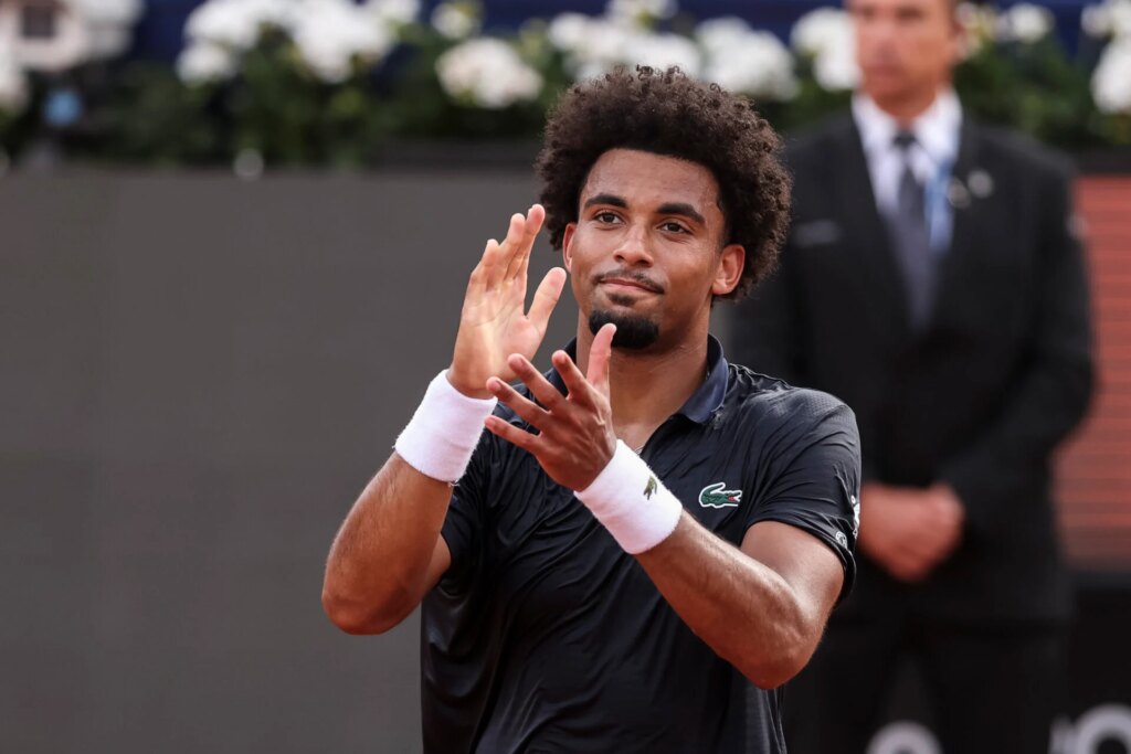 Arthur Fils issues emotional statement after his withdrawal from Roland Garros