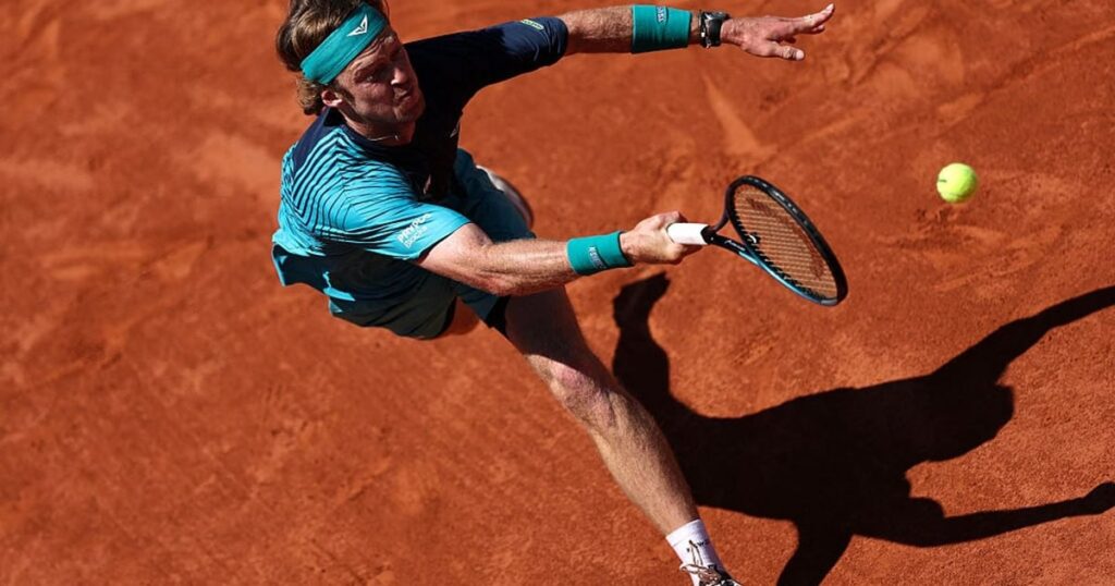 French Open 2026 live updates: Day 4 latest with Djokovic, Paul and Rybakina in action today