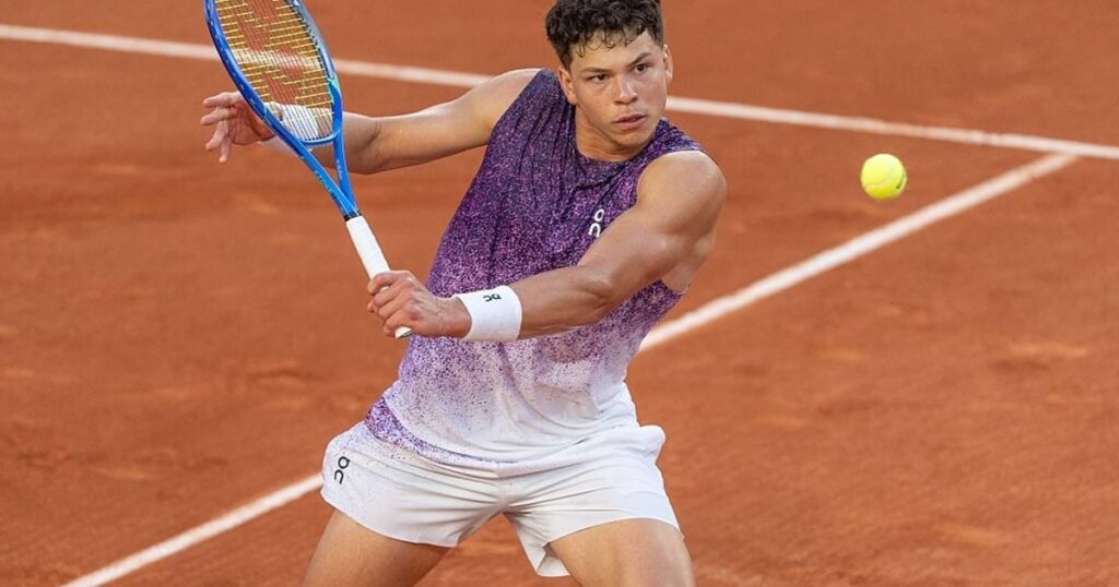 French Open 2026 live updates: Jannik Sinner crashes out, Gauff wins and Shelton on court French Open 2026 live updates: Jannik Sinner crashes out, Gauff wins and Shelton on court