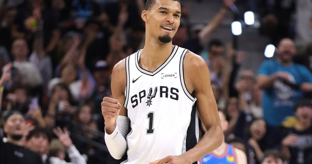 Wembanyama, Spurs rout Thunder in Game 4 to even series: Live updates and reaction from NBA playoffs Wembanyama, Spurs rout Thunder in Game 4 to even series: Live updates and reaction from NBA playoffs
