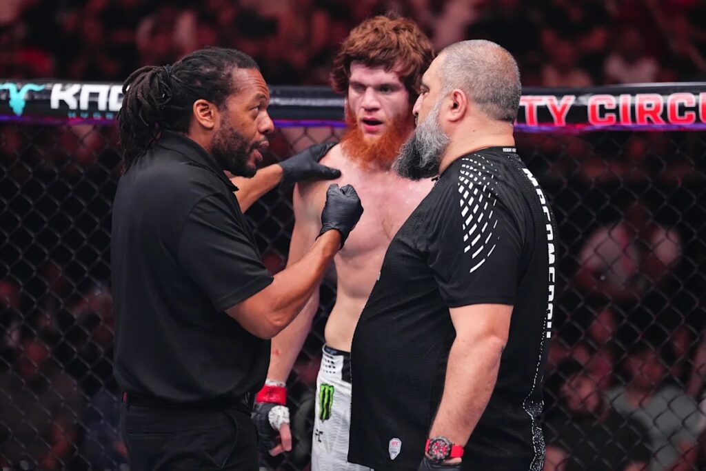 Herb Dean warns Shara Bullet to stop fouling during UFC Baku