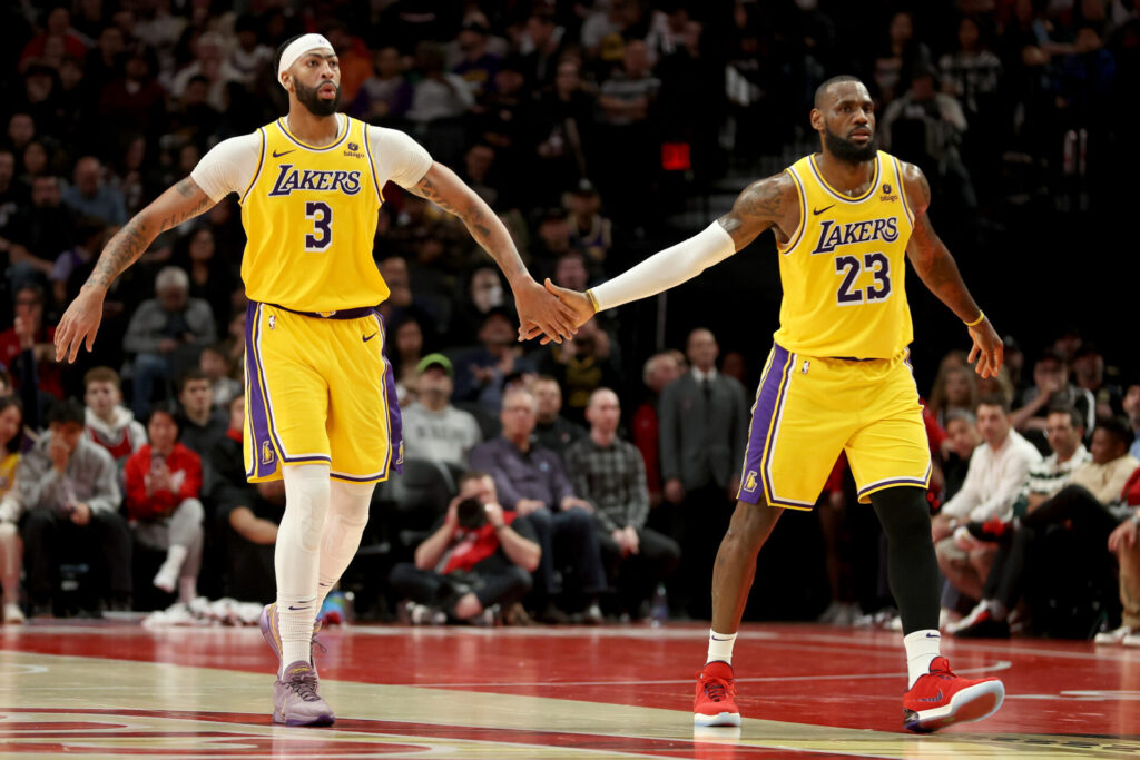Golden State Warriors potential starting five with LeBron James and Anthony Davis Golden State Warriors potential starting five with LeBron James and Anthony Davis