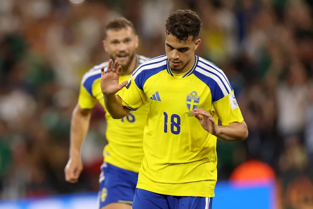 📸 He scores a banger at the World Cup… and doesn’t celebrate 😳 📸 He scores a banger at the World Cup... and doesn’t celebrate 😳