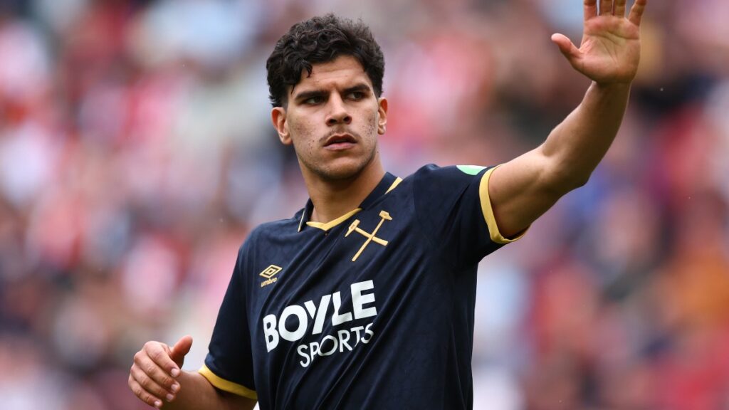 Mateus Fernandes: United leading race to sign Liverpool target