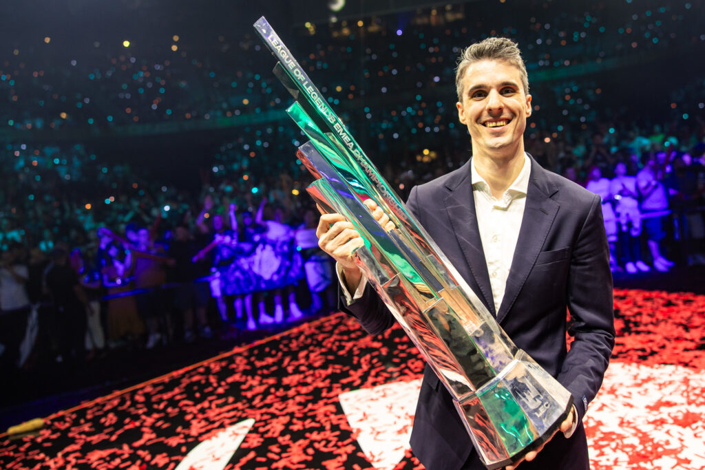 “Dumbest thing I’ve seen on my timeline”: Fans react to G2 Esports benching coach Dylan Falco for Perkz g2 dylan falco