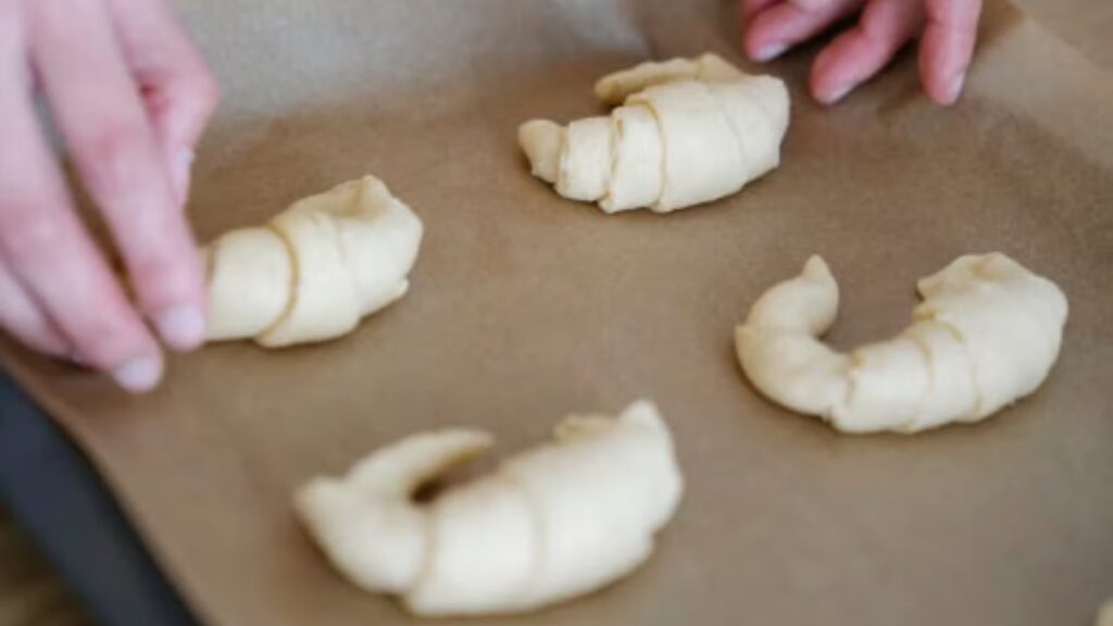 FDA recalls over 735,000 Pillsbury bread rolls over potential glass contamination pexels bread rolls
