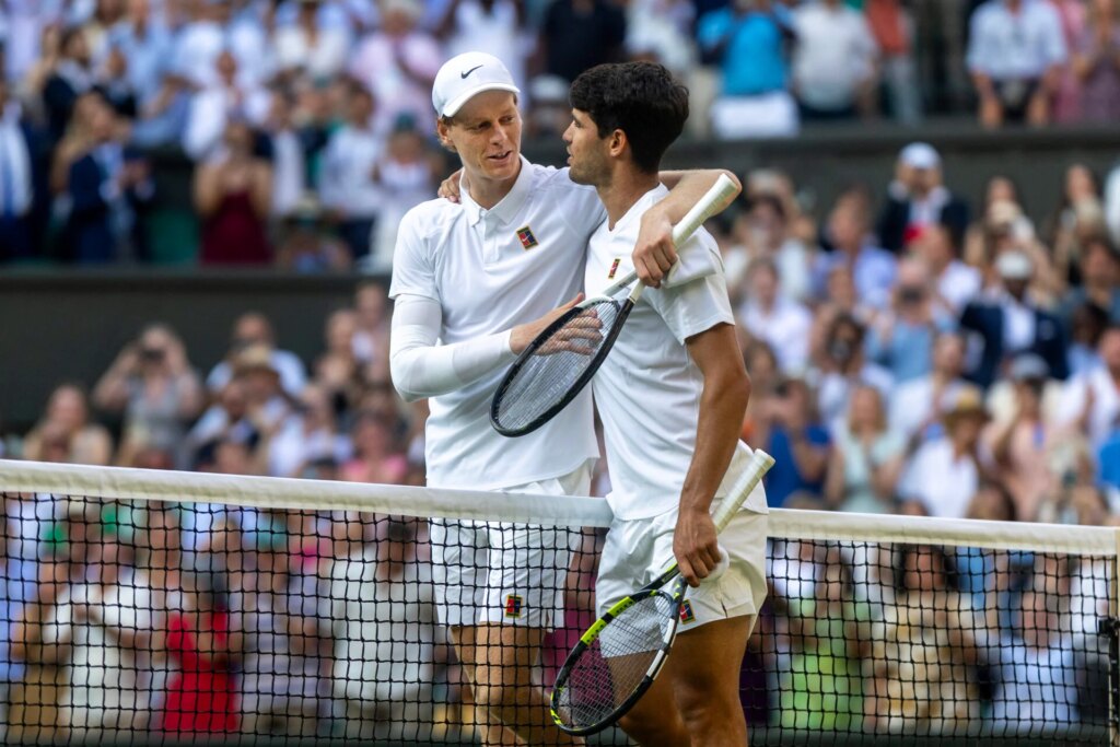 Jim Courier suggests Jannik Sinner may need to copy Carlos Alcaraz when playing in hot conditions