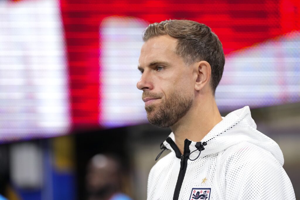 Jordan Henderson provides update from hospital bed after surgery on his ‘smashed’ forearm after freak fall Jordan Henderson provides update from hospital bed after surgery on his 'smashed' forearm after freak fall
