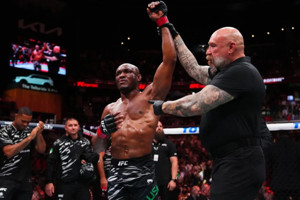 Kamaru Usman recalls sparring with UFC Oklahoma opponent Dricus du Plessis: “He swings hard” Kamaru Usman has his hand raised after defeating Joaquin Buckley at UFC Atlanta