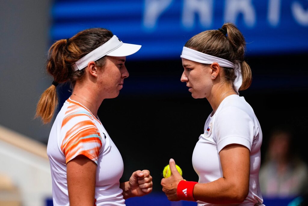 Linda Noskova shares what her relationship with Karolina Muchova is actually like ahead of the Wimbledon final Linda Noskova shares what her relationship with Karolina Muchova is actually like ahead of the Wimbledon final