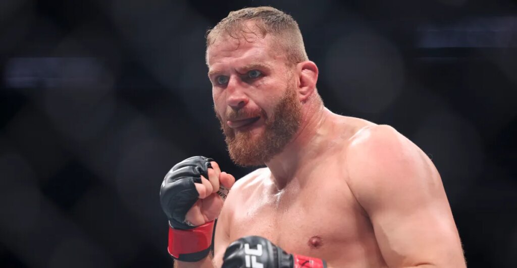 Rising prospect steps in against former champion in new UFC Belgrade co-main event Rising prospect steps in against former champion in new UFC Belgrade co-main event