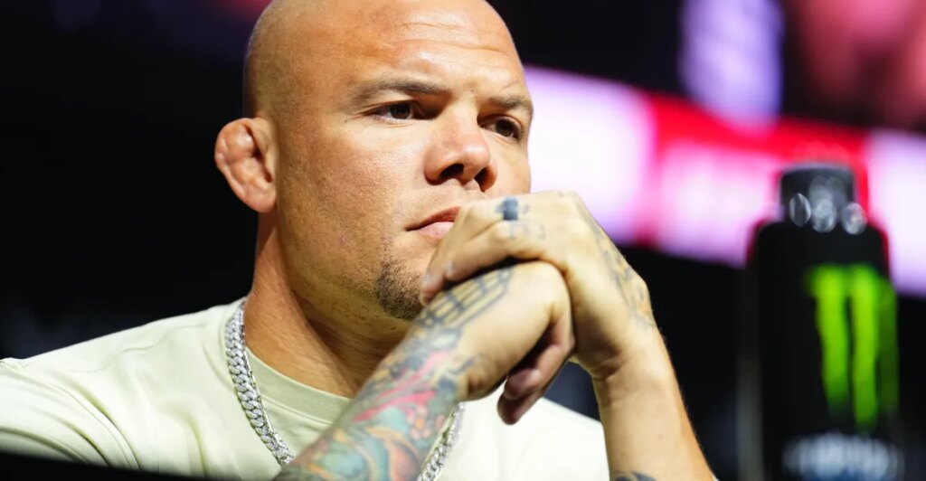 Anthony Smith’s wife defends husband in new statement: ‘He would never hurt me’