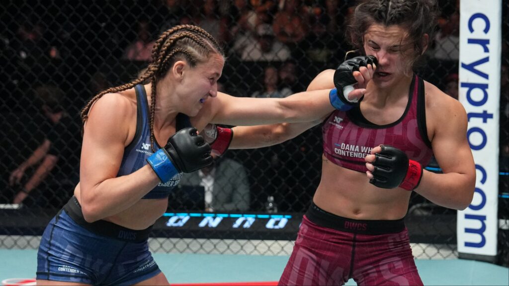 Alex Apodaca punches Bella Mir