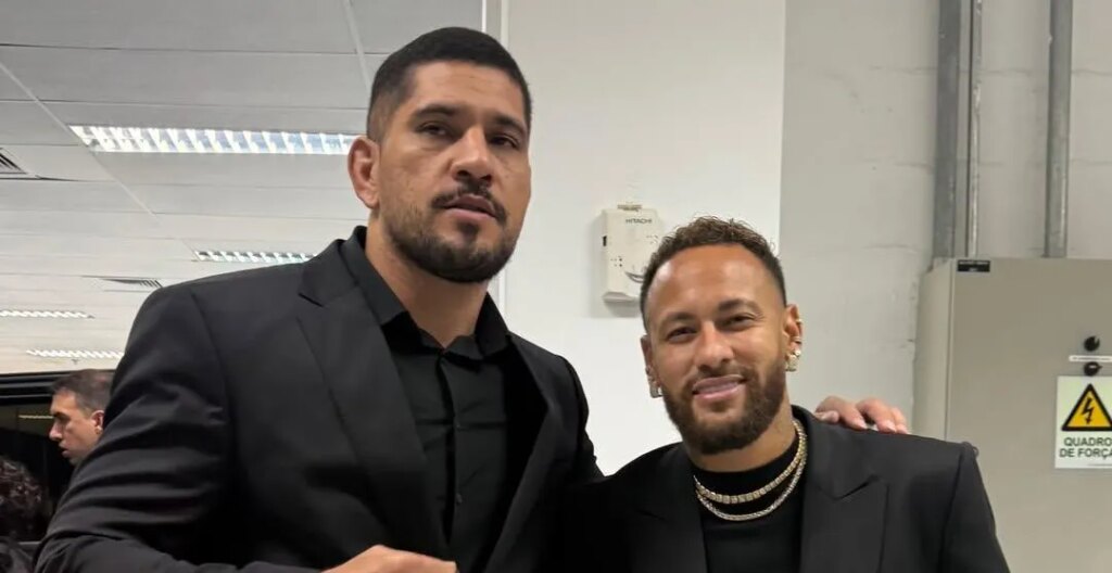 Bidder pays $60,000 at Neymar auction for fan experiences with Alex Pereira, Charles Oliveira
