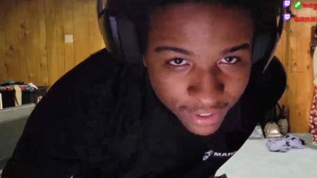 Nitro_Camden celebrates 100,000 Twitch followers and seemingly leaks earning $19,782 after getting assaulted by his mother on livestream (Image via Kick/nitrocamden)