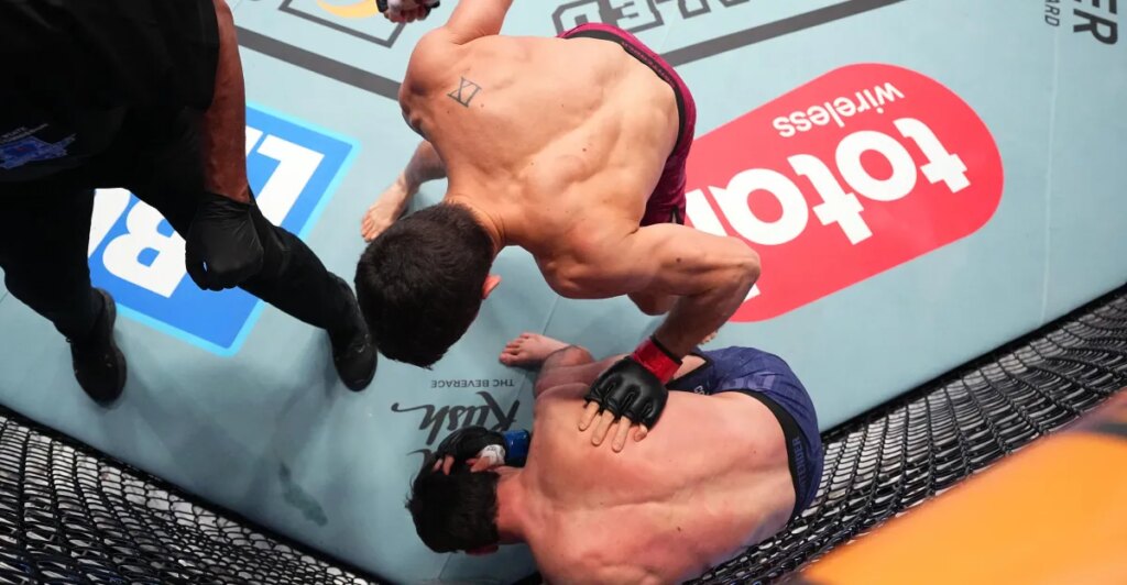 Contender Series fighter wins via illegal knee, gets UFC contract anyway — Herb Dean ‘f—ked up’ Contender Series fighter wins via illegal knee, gets UFC contract anyway — Herb Dean ‘f—ked up’