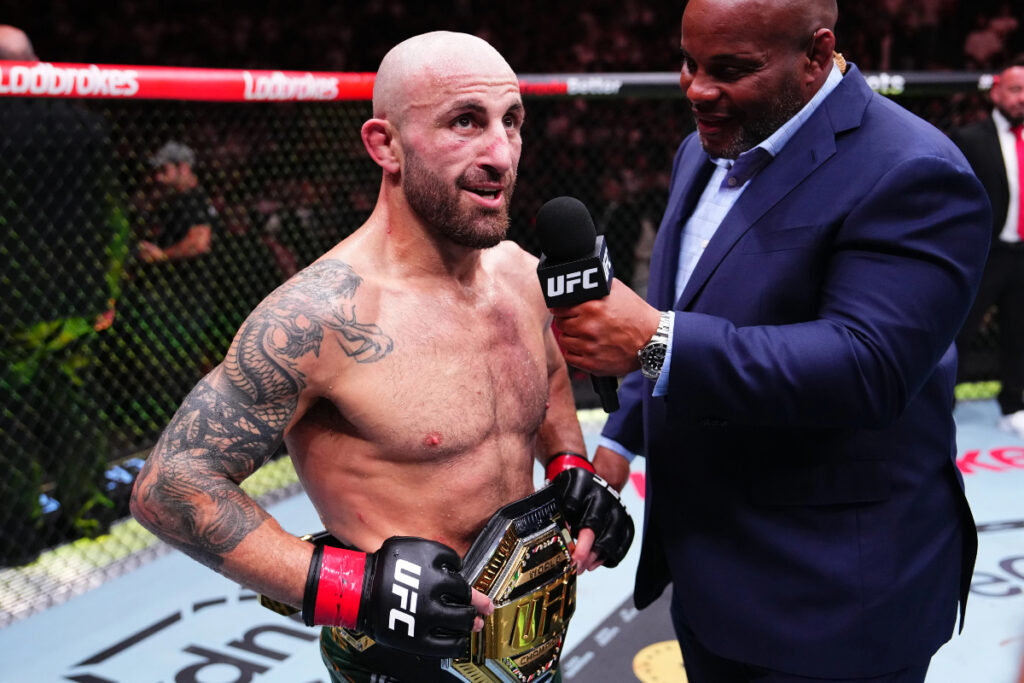 Alexander Volkanovski reveals who he believes should get the next featherweight title shot after UFC 333 Alexander Volkanovski doesn't plan on retiring at UFC 333 unless things go horribly wrong