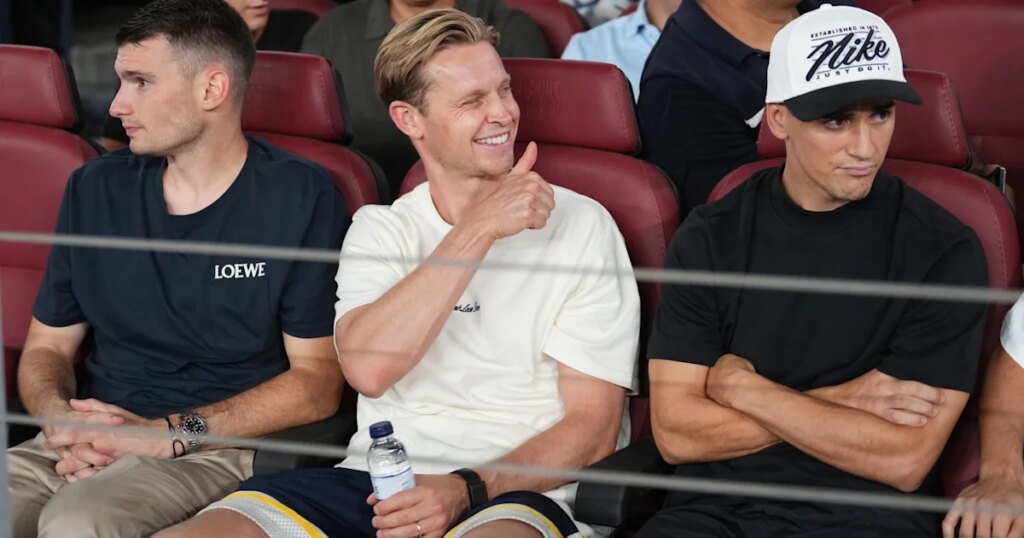 Frenkie de Jong shares fitness update as Barcelona star steps up recovery from knee injury Frenkie de Jong shares fitness update as Barcelona star steps up recovery from knee injury